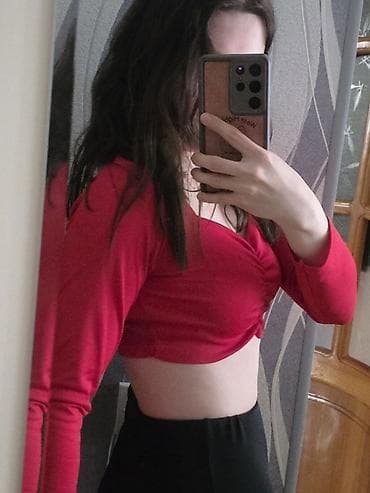 oryental geyimi: Qırmızı uzunqol kroptop - Model: V-yaxa effektli, ön hissədə büzgülü — 3