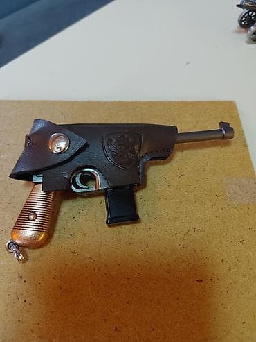 ad gunu dekoru: Mauser C96 tərzində mini model açarlıq və ya kolleksiya suveni̇ri - — 3