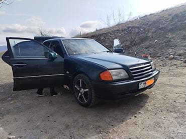 mersedes oturacaq: Mercedes-Benz C-Class: 1.8 l | 1995 il Sedan — 4