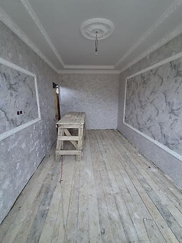 berdede ev alqi satqisi: Satılır: həyət evi Ümumi təsvir: - Bir mərtəbəli həyət evi, girişdə — 10