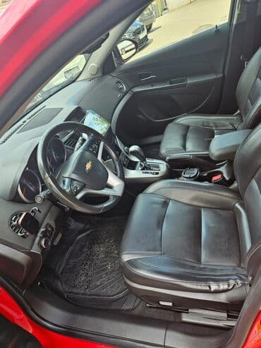 продажа дешевых автомобилей: Chevrolet Cruze LT sedan – parlaq qırmızı rəngdə, qara rəngli 17'' — 13