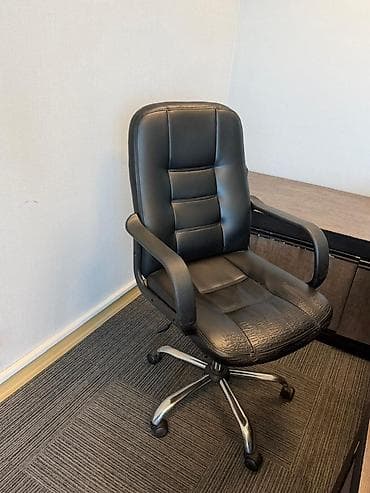 Ofis kreslosu – tənzimlənən hündürlük və 360° fırlanma funksiyası ilə