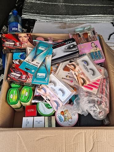 Kosmetik dəst, Huda Beauty, >10 məhsul, Yeni, Ünvandan götürmə