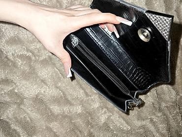 Çantalar: Qara çanta Çoxda mini olmayan Bir müddət istifadə olunub 28 azn — 2