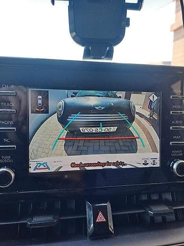 şüşə satışı: Toyota Corolla Touring Sports Hybrid – universal kuzovlu, ağ rəng — 5