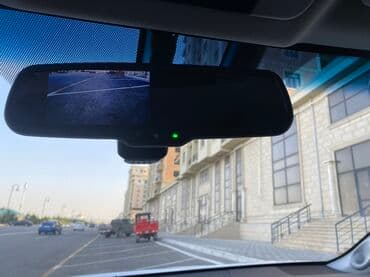 bmw 330 i: Toyota Camry: 2.5 l | 2019 il Sedan — 7