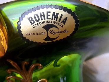 Əsl Bohemia yaşıl,mavi və qızılı rəngdə şüşə səbət. 1 dənəsi-40 azn, 2 — 9