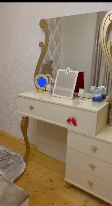 Salam bu gorduyunuz yataq otagi ve qonag otaginin mebelleri satilir — 4