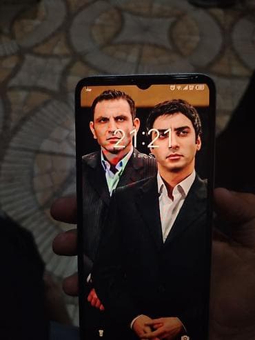 xiaomi note 12 s: Ağ rəngli smartfon Xüsusiyyətlər və dizayn: - Arxa panel: ağ — 4