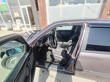mercedes 601: Mercedes-Benz C-Class: 1.8 l | 1995 il Sedan — 4