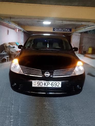 Nissan Tiida: 1.6 l | 2007 il Sedan