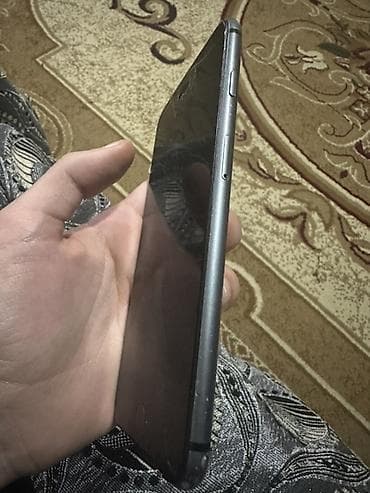dubay ayfon 16: IPhone 8 Plus, 64 GB, Qara, Qırıq, Barmaq izi — 7