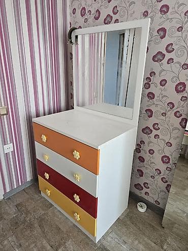 Ev və bağ: Uşaq/yeni yetmə otağı üçün tam mebel dəsti Komplekt tərkibi: - Tək — 4