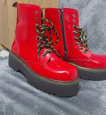 qəlyan ucuz: Qırmızı laklı platforma botlar - Parlaq laklı üst səth, asan — 1