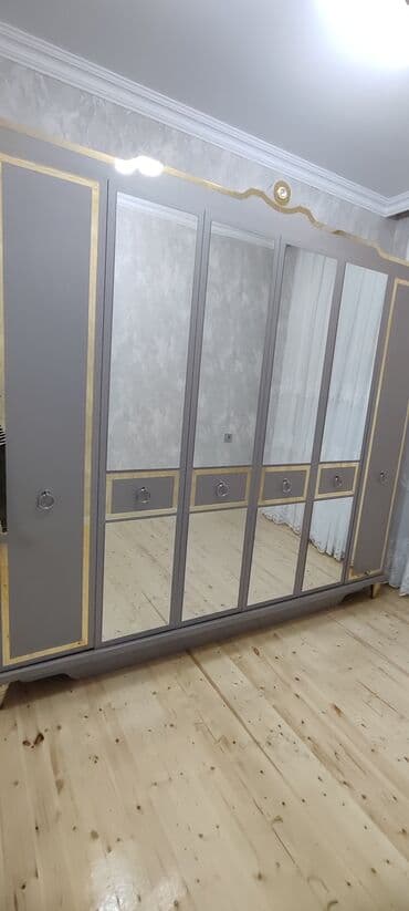 ayna qapi: Açılan, 6 qapı Düz dolab, Qarderob, paltar dolabı — 1