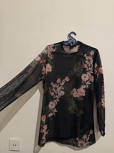 Другая женская одежда: Şifon bluz. Təzə kimi. 2dəfə geyinilib. M-L ölçü. 10azn — 1