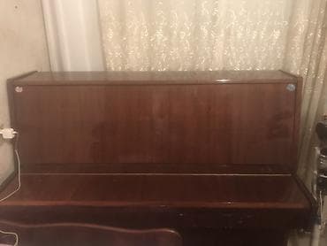 Pianino satilir 200man.Kohne guneshlide 1ci mertebede yerlewir