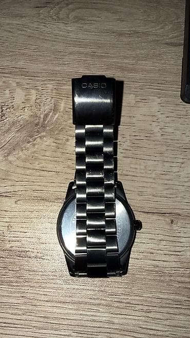 casio qol saatı: Casio qol saatı – klassik analoq dizayn - Korpus və qolbaq: qara — 3