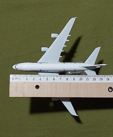 maket: Təyyarə France A380 model təyyarə maket. Metro stansiyalarının — 8