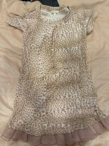 topik geyim: Qadın geyim dəsti – 4 fərqli don 1) Pudra rəngli, incə çiçək naxışlı — 8