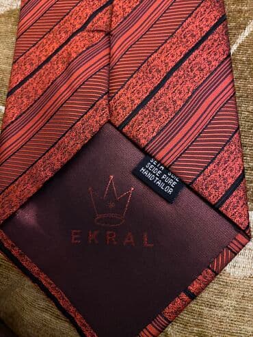 Sviterlər: Qalstuk
4 ədədi 10 azn
Ya bura yada vatsapa yazın — 8