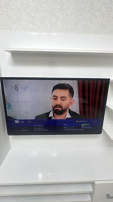 hisense infinity e9: Toshiba LED TV - Ekran ölçüsü: təxmini 32–40 düym (divara asılmış — 3