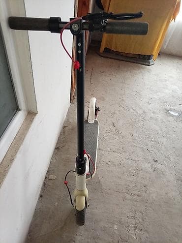 Velosiped ehtiyyat hissələri: Skuter şəkildə balaca görsənir ən yekələrdəndir batariyasi ölüb oda 90 — 3