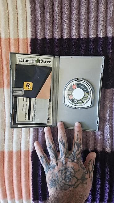 disk oxuyucu: PSP üçün oyun discləri( birlikdə və ayrı ayrı satılır) 7 ədəd umd disc — 6