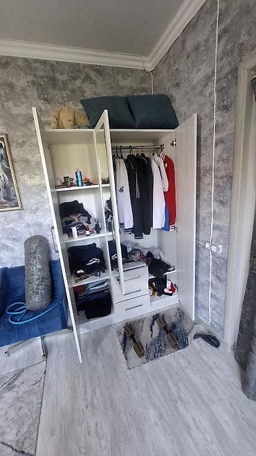 dolablar ucuz: Ağ-açıq palıd rəngində, güzgülü 3 qapılı paltar şkafı. Xüsusiyyətlər — 3