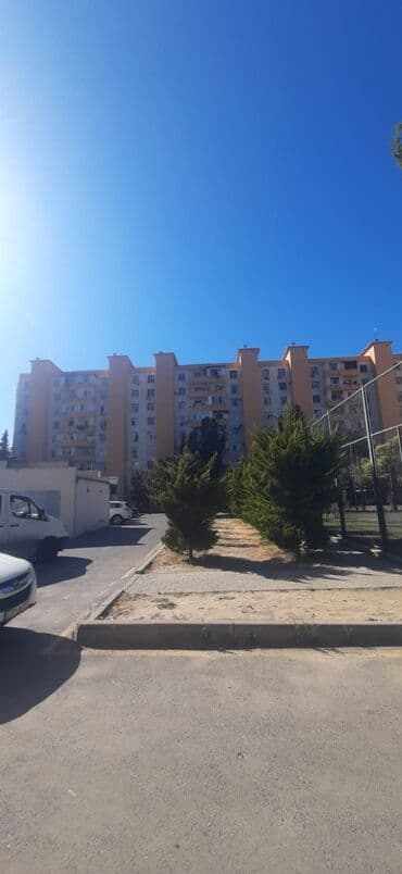 abseron gencler seherciyi evler: Bakı, Bakıxanov qəs., 3 otaqlı, Köhnə tikili, m. Neftçilər, 80 kv. m — 16