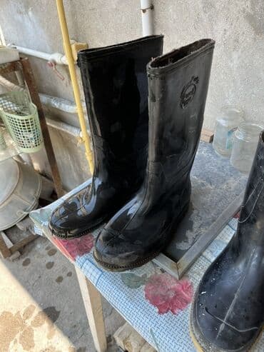 резиновые мужские ботинки: Qara rezin çəkmələr – 44 ölçü - Material: suya davamlı rezin - Rəng — 4