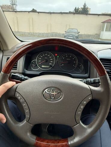 7 nəfərlik maşınlar: İkinci masin kimi istifade edilib. Hec bir problemi yoxdur — 5