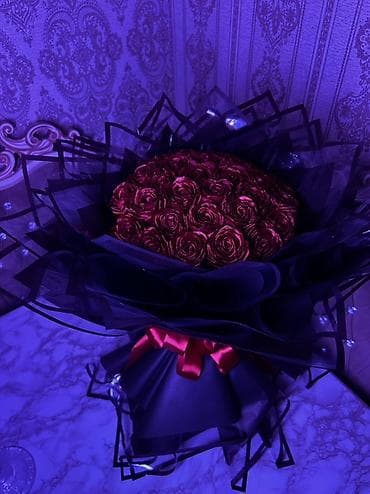 kaktus gülü: Qırmızı qızılgüllərdən ibarət lüks buket - Tərkib: Onlarla parlaq — 1