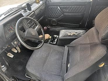 qoşqu ev: Avtomobil: Lada Niva (VAZ-2121), ağ rəng, 3 qapılı kuzov — 6