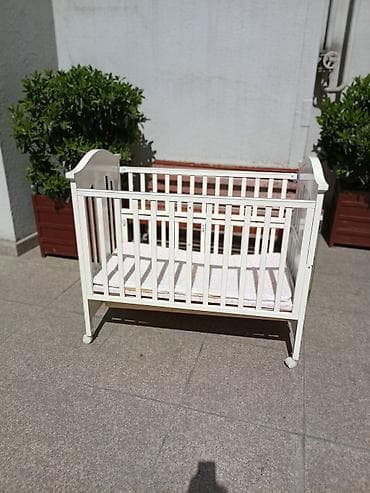 Oğlan və qız üçün, Dördbucaq, Beşik, Dəstsiz, Matras ilə, Yellənmə mexanizmsiz