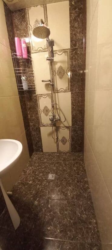 qubada kirayə ev: Sabunçu rayonu,Razin,Arzu şadlıq evi yaxınlığı,5 mərtəbəli — 6