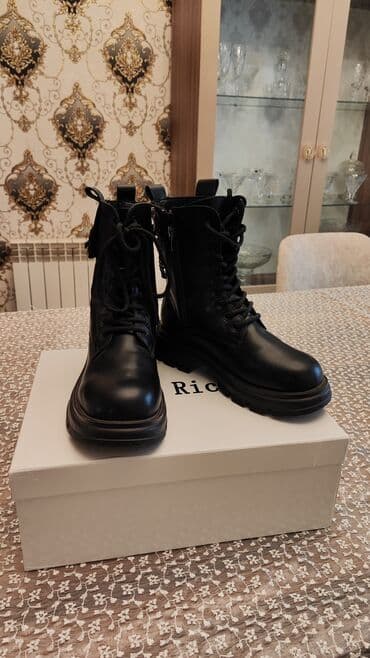 Derimod, Ölçü: 38, rəng - Qara, İşlənmiş