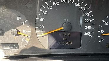 elektrik maşınlar: Mercedes-Benz E‑Class W210 sedan - Ban növü: sedan, 4 qapı - Rəng — 3