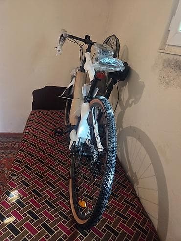 alman velo: Gravel/şosse tərzində velosiped - Rəng: qara-ağ kombinasiyası — 2