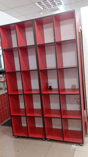 Gözəllik və estetika avadanlığı: Rəf sistemi. Ünvan:"Dəbli Libas" mağazası, Bakıxanov qəsəbəsi, Vitamed — 1