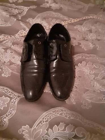 ikinci el xonca: Gencede satilir kişi klassik lakli ayaqabi Turkiye istehsalidir toydan — 2