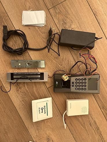 Biometrik giriş nəzarəti və qapı kilidləmə komplekti Tərkib: - ZKTeco