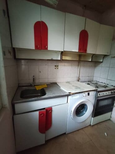 Komodlar: İşlənmiş, Divan, Kreslolar — 7