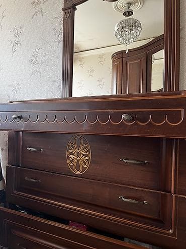 Digər mebel: Salam Wvaner 180 manat ela vezziyetdedi 2 komod 40 manat Guzgulu — 4