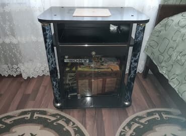 Televizor altlığı.Əla vəziyyətdə