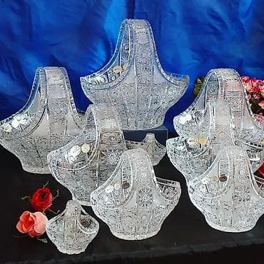 novruz süfresi: Tom sebetler. 31 sm -- 225 azn 25 sm cutu -- 290 azn 21 sm cutu 255 — 1