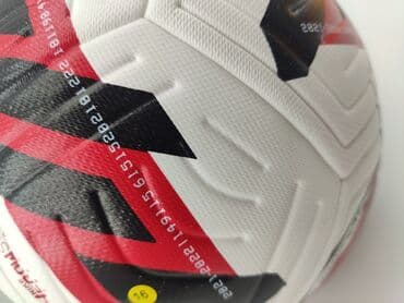 cristiano ronaldo forma: Futbol topu "Nike". Professional və keyfiyyətli futbol topu. Metrolara — 3