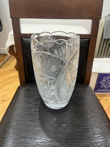 xedice gulu: Bir vaza, Xrustal — 1