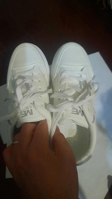 Ağ rəngli unisex idman ayaqqabısı(ölçü 37-38) - Minimalist dizayn — 3