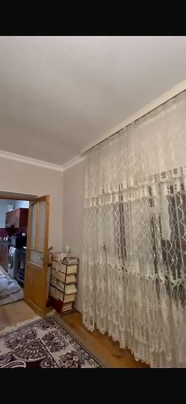 ağdaşda kiraye evler: 2 otaq1 metbexlı heyet evıdı sadece heyetın şekli yoxdu maraqlanan — 3